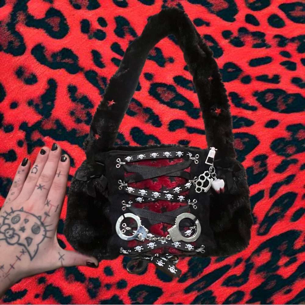 Black and Red Skull-Patterned Women's Bag - Picture 3 of 4